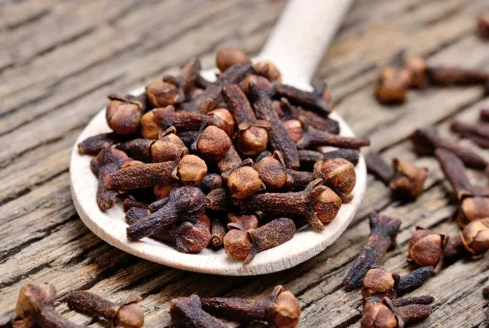Simple Procedures For Using Cloves To Treat Infection (Twi Names: Pepre, Dadoa Amba)